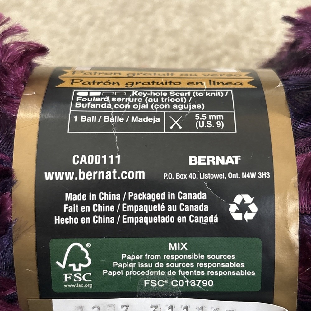Boa Yarn 1.75 oz 50g Bulky 5 Weight Bernat Ribbon Eyelash Mocking Bird - Picture 5 of 6